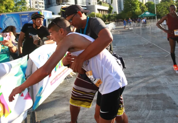 Edwin Rodríguez, tuvo que ser atendido. Foto:Anayansi Gamez