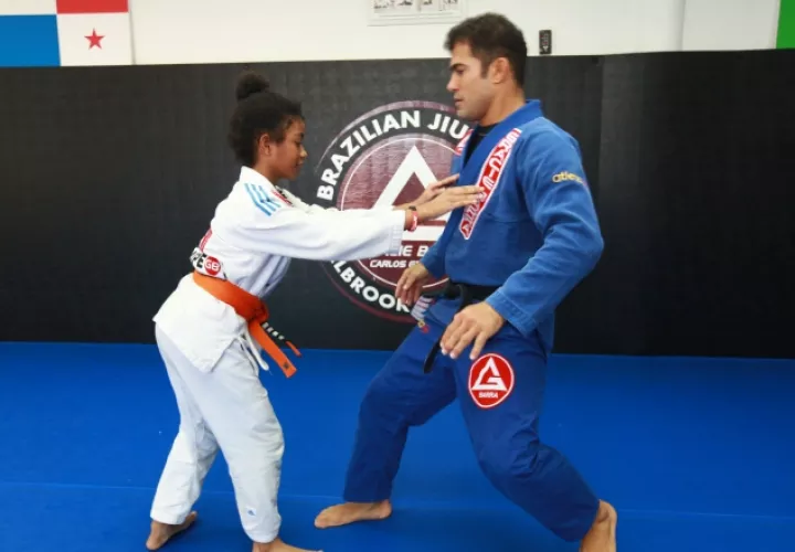 El  jiu-jitsu contribuye a manejar ciertas situaciones del "bullying". Foto:Anayansi