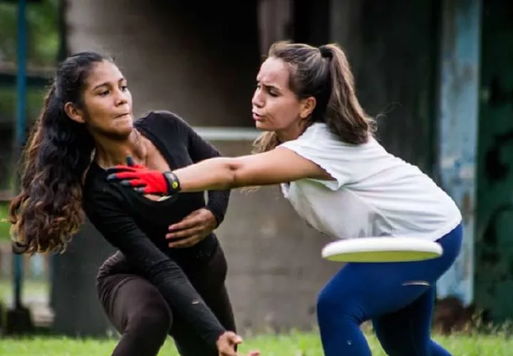 1.  La actividad deportiva contó con el respaldo de varios equipos.