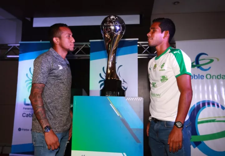 Nadie quiso tocar la copa. Foto: Anayansi Gamez