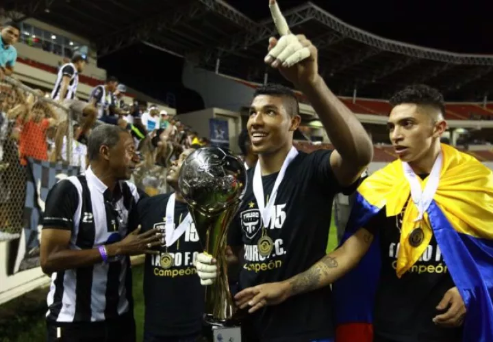 Orlando  Mosquera fue la figura del juego.