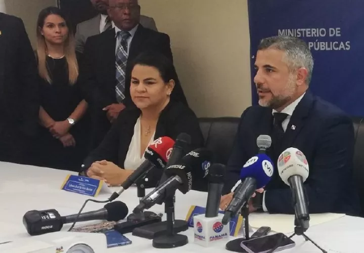 El titular del MOP dio el anuncio en conferencia de prensa. Twitter 