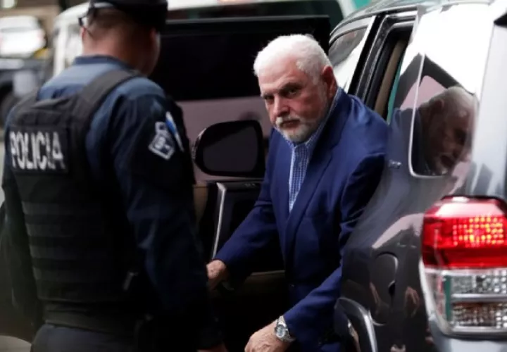 El equipo legal del expresidente Ricardo Martinelli ha manifestado que estas personas denunciadas se han dedicado a denigrar la imagen de su defendido. Archivo 