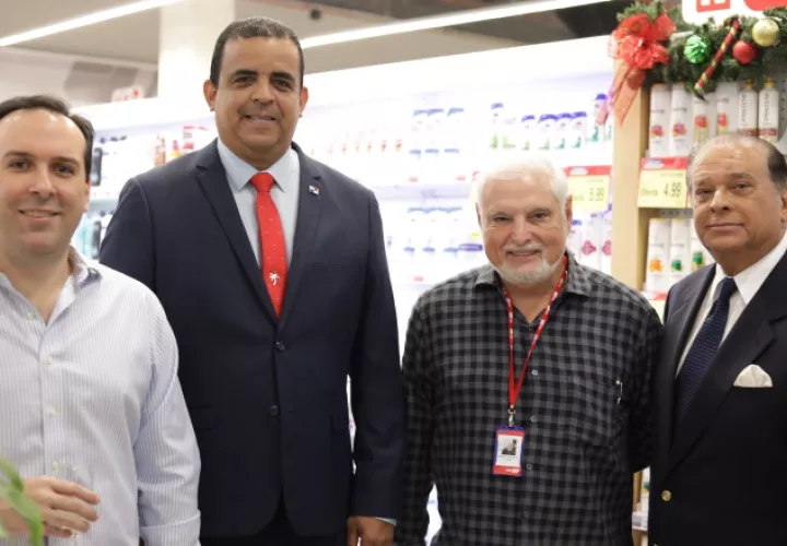 1.  Alejandro Garuz, Omar Montilla, Ricardo Martinelli y Boli Bárcenas.