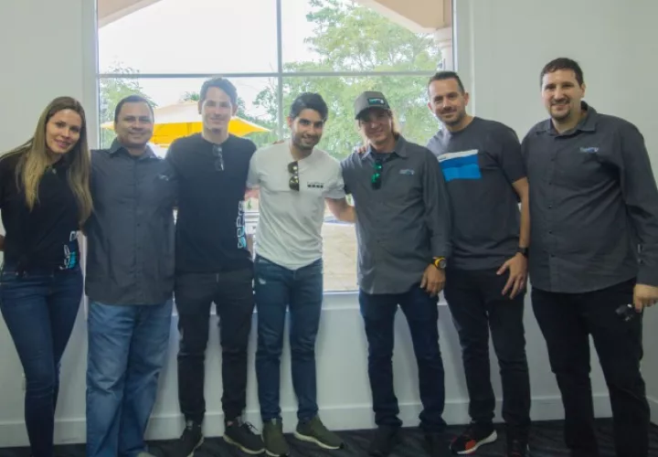 1.  Gloria Menasche, Jorge Walcott, Isaac Cohen, Daniel Zapata, Mauricio Menasche, Alan Schertz y Fabian Gecik.
