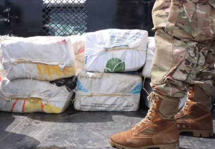 Seis personas de nacionalidad colombiana fueron detenidas en la costa arriba de Colón. 