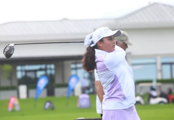 Sara Guadalupe  Luciani es una de las jugadoras del "field". Anayansi Gamez