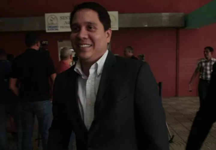 Mario Pérez, exdirector de Pandeportes. Víctor Arosemena