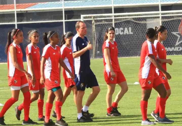 Kenneth Zseremeta durante el entrenamiento en el Cascarita Tapia. Foto  Anayansi Gamez