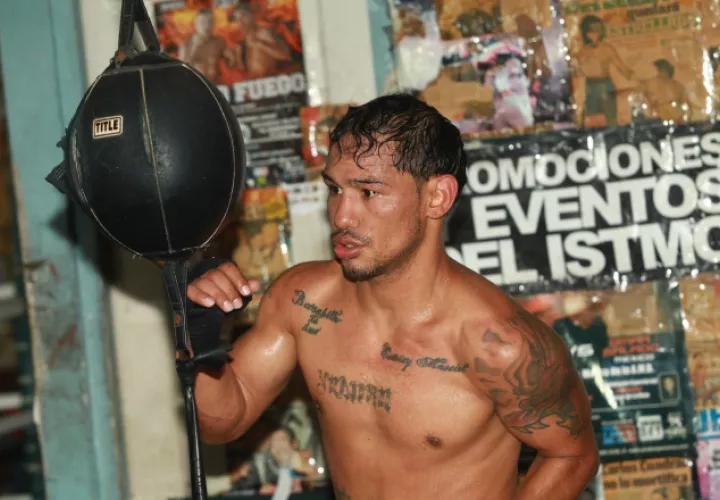 El panameño Luis "El Nica" Concepción en los entrenamientos en el gimnasio. Foto: Anayansi Gamez