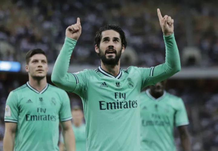 Isco festeja su gol ante Valencia en la Supercopa de España. AP 