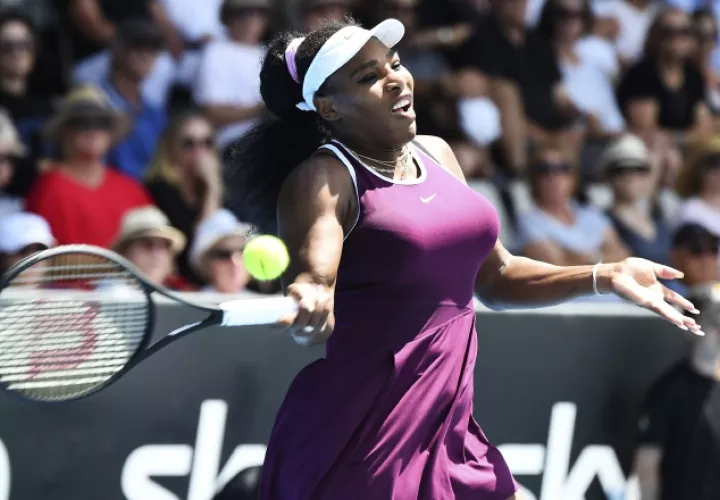Serena Williams ganó en tres "sets". Foto AP