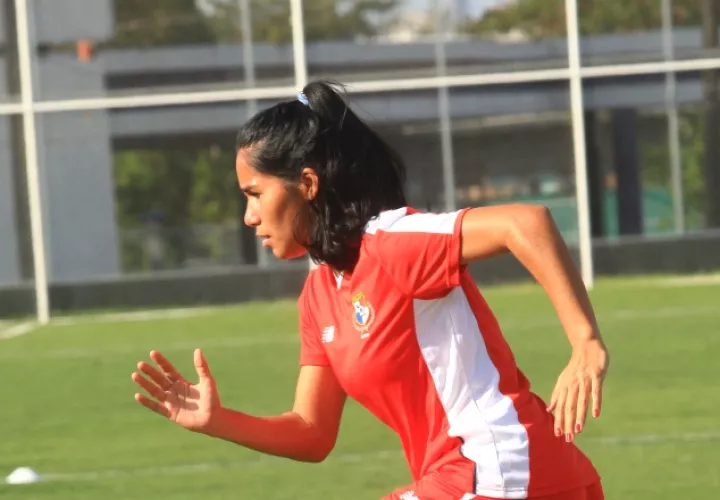 Rebeca Espinosa durante un entrenamiento de la selección. Foto Anayansi Gamez