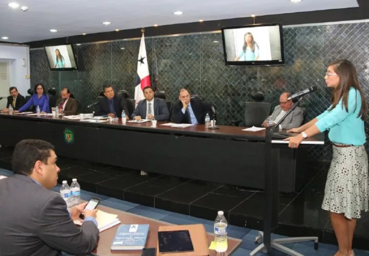 Debaten implementar brazaletes electrónicos por femicidios. Foto/Archivos