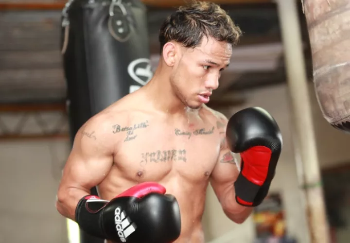 Luis 'El Nica' Concepción en los entrenamientos en el gimnasio, se prepara para enfrentar al colombiano Rober Barrera. Foto: Anayansi Gamez