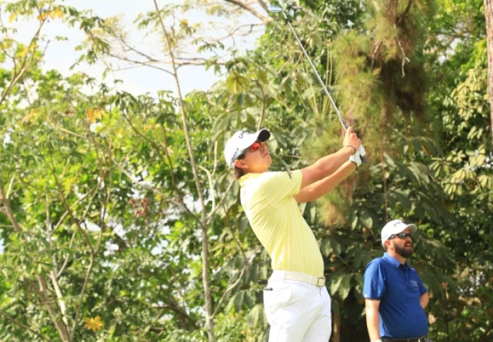  Los golfistas buscan su tarjeta para el PGA Tour. Anayansi Gamez