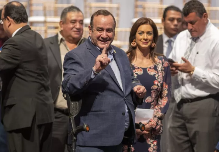 Alejandro Giammattei, enfrenta una serie de retos que no han sido resueltos en dos décadas. FOTO/AP