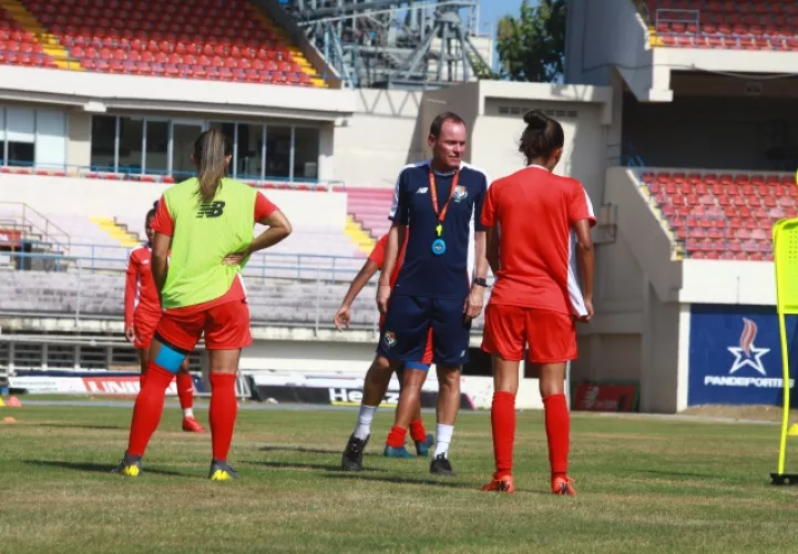 Zseremeta va paso a paso. Anayansi Gamez