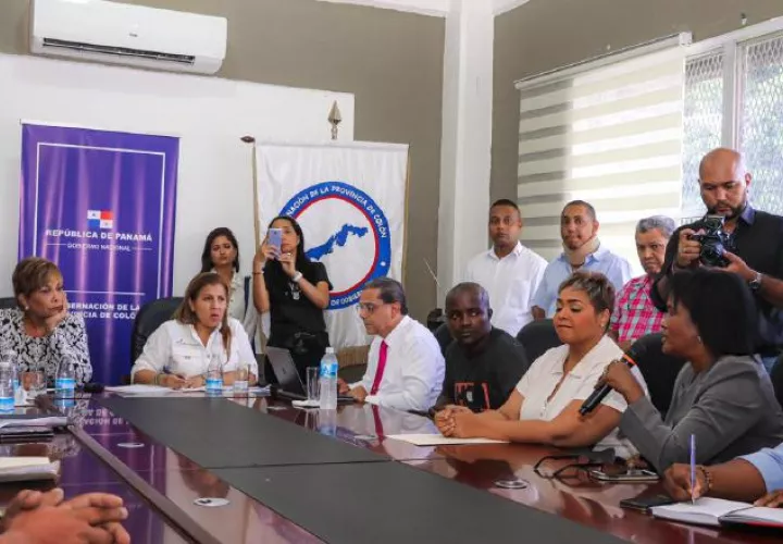 Ministra Samudio se reúne con microempresarios.