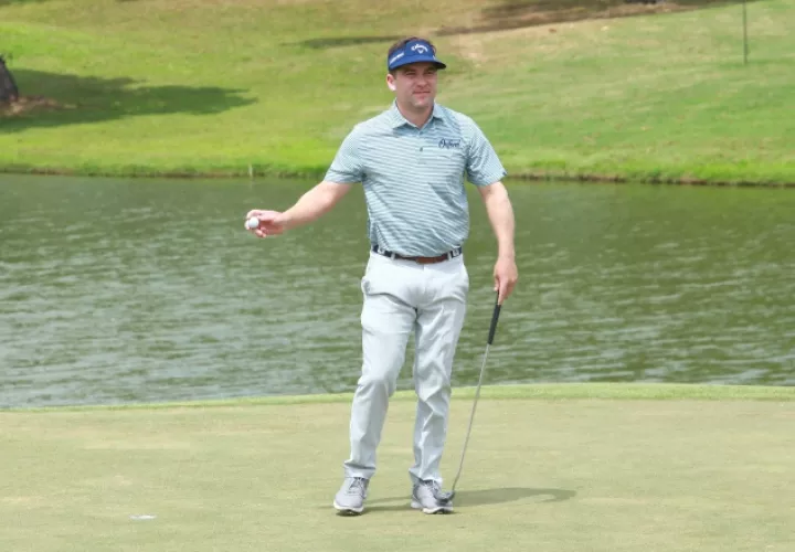 Chase Wright en el hoyo 18.