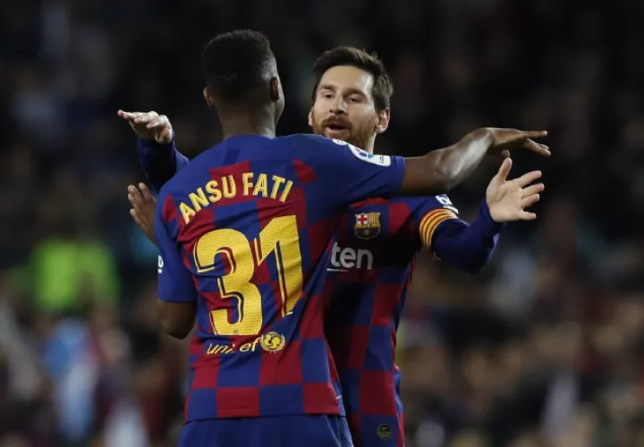 Ansu Fati anotó  dos goles, gracias a los pases de Messi. AP