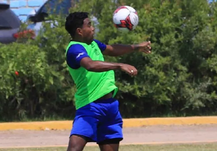 Ricardo Buitrago, volante ofensivo, regresa al Plaza Amador luego de su paso por el fútbol peruano. Instagram