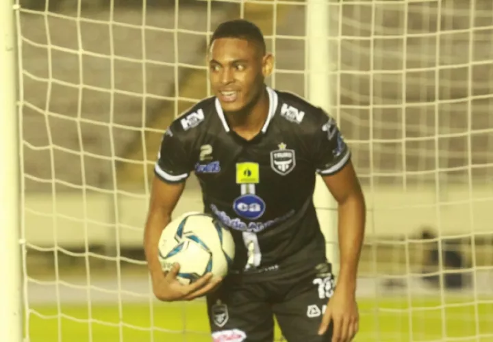 Ismael Díaz será operado por el médico Gerinaldo Martínez. Foto: Anayansi Gamez