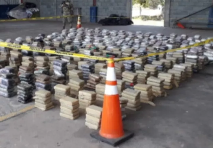 A los cuatro extranjeros  se les  incautaron 1, 367 paquetes de droga. Cortesía