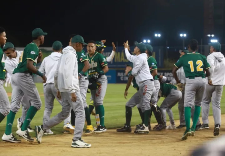 Coclé y Panamá Oeste tienen la serie semifinal empatada a 3-3. Fedebeis