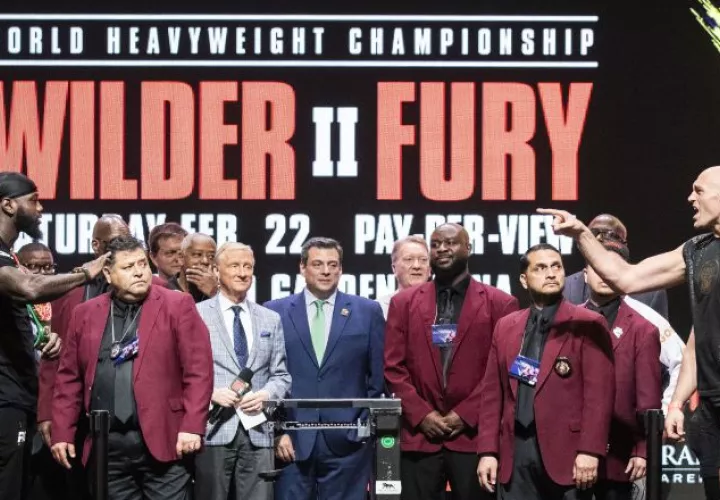 Deontay Wilder y Tyson Fury en el pesaje.Foto: AP