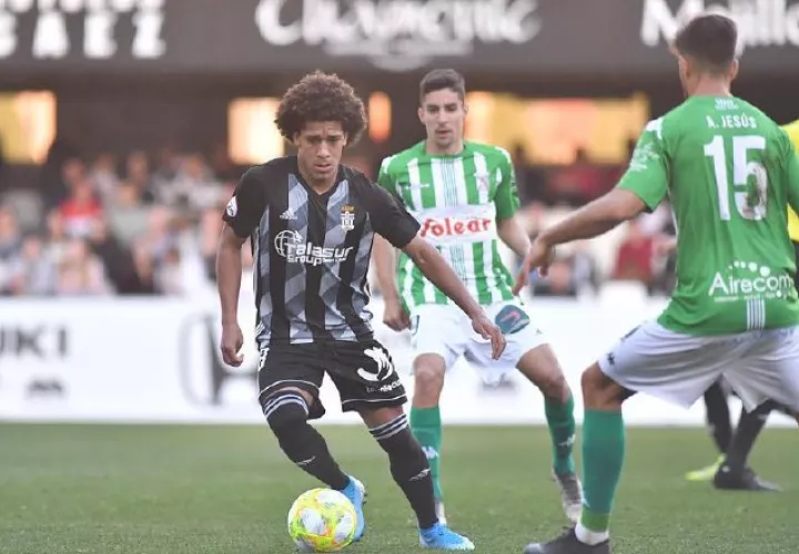 Adalberto Carrasquilla fue titular ayer con el Cartagena, pero no jugó todo el partido. Cortesía