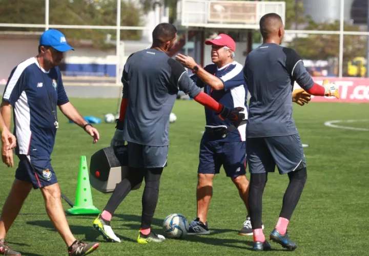 El "Tolo" Gallego y la selección buscan apuntarse su primera victoria del año esta noche frente a Nicaragua. Anayansi Gamez