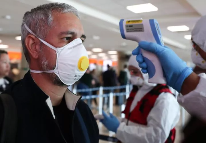 El Ministerio de Salud Pública de Ecuador refuerza junto a su personal los controles sanitarios. FOTO/EFE