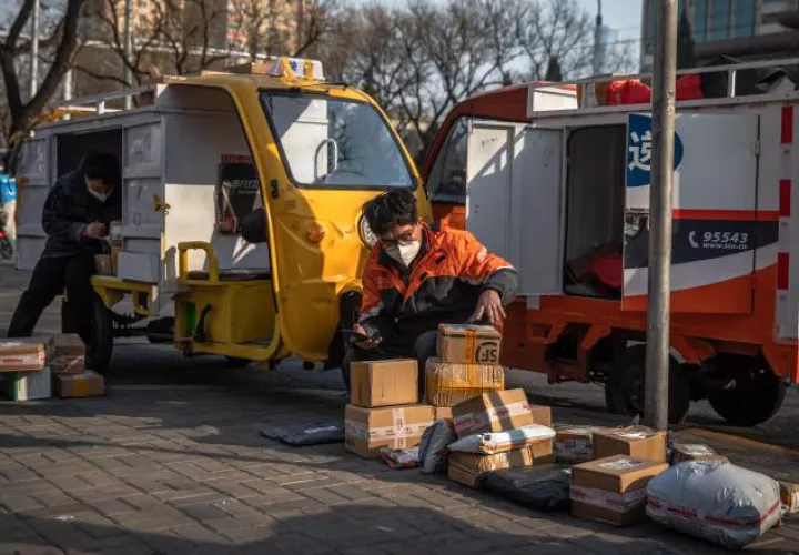 La vida cotidiana en Beijing se ha visto afectada por el brote de coronavirus COVID-19. FOTO/AP