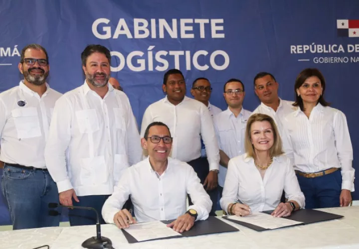 La firma del acuerdo se realizó durante el último Gabinete Logístico.  Cortesía