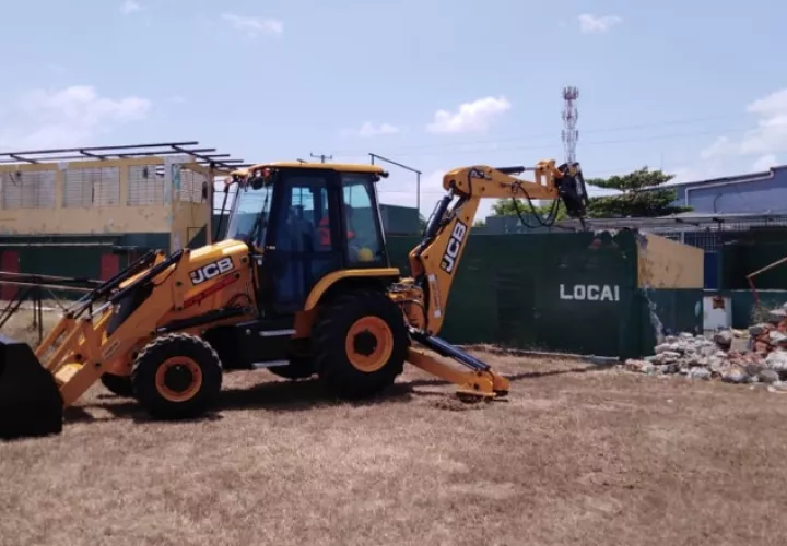  Demolición del Agustín 'Muquita' Sánchez de La Chorrera.Foto: Jaime A. Chávez