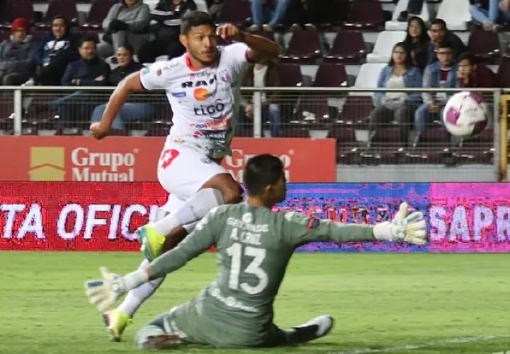 Jorman Aguilar lleva ocho goles anotados en Costa Rica. Foto @adsancarlos