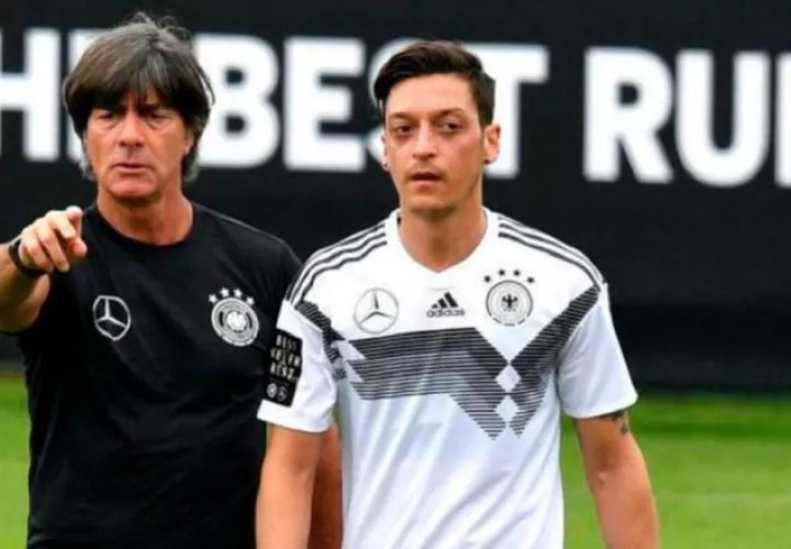 Joachim Löw (izq.) es el técnico de la selección de Alemania. Foto:EFE