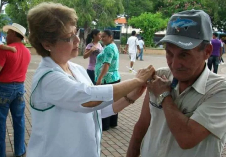 Buscan evitar que adultos sean afectados por  dos enfermedades. Archivo