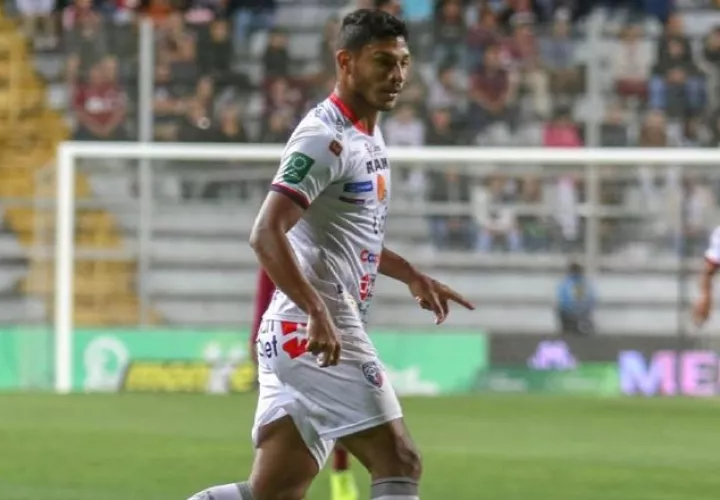 Jorman Aguilar está en constante comunicación con sus padres, quienes viven en Panamá. Cortesía