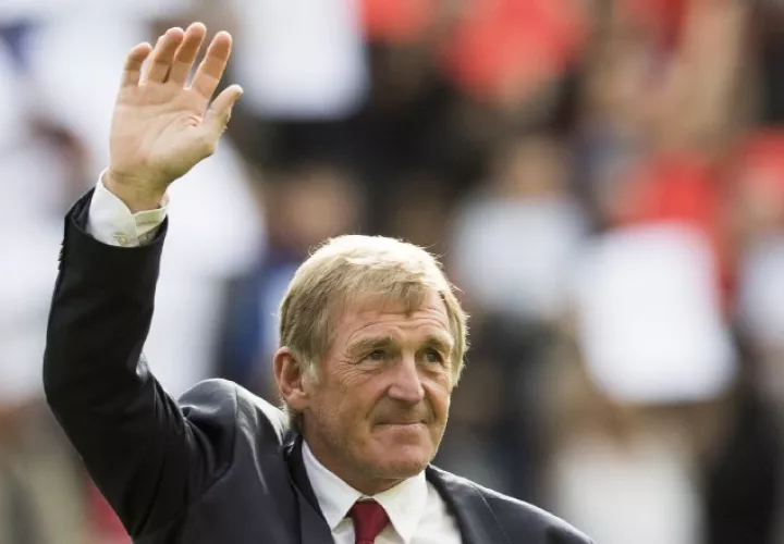 Kenny Dalglish, exentrenador del Liverpool. AP