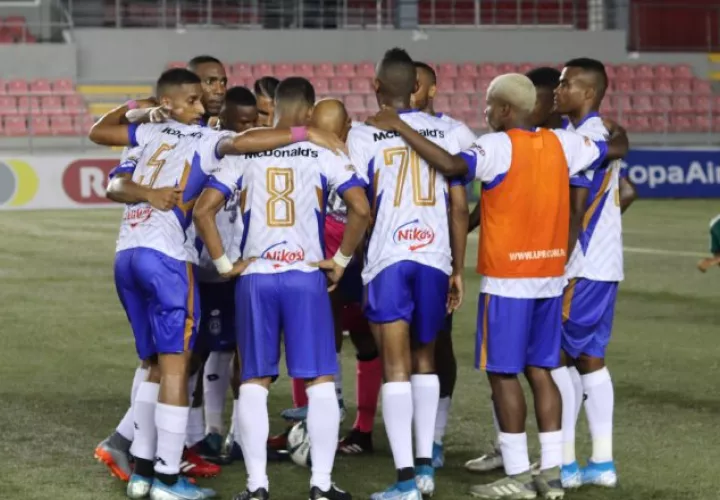 Jugadores de Universitario. Foto:@UDUniversitario