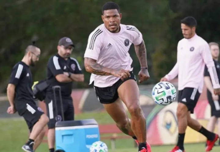 Román Torres en los entrenamientos con su equipo de Miami.