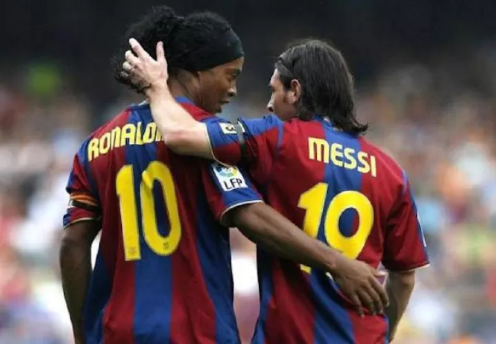 Sandro Rosell tenía una amistad con  el jugador brasileño, que prácticamente tenía hecho su traspaso al Manchester United. EFE