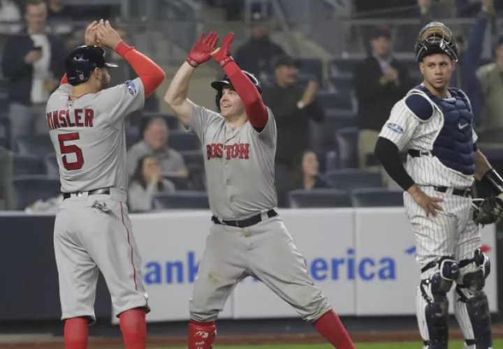 Aficionados compraron boleto para juego entre Yanquis y Boston AP