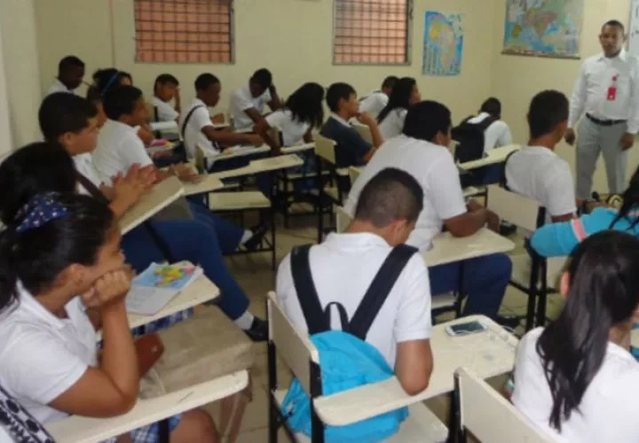 Toda la comunidad educativa debe estar protegida, señala. Archivo