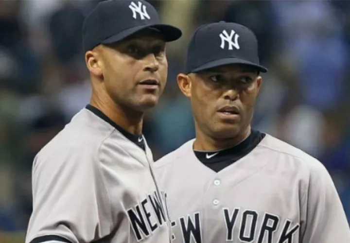Derek Jeter (izq.) junto al panameño Mariano Rivera, único unánime en ingresar al Salón de la Fama.