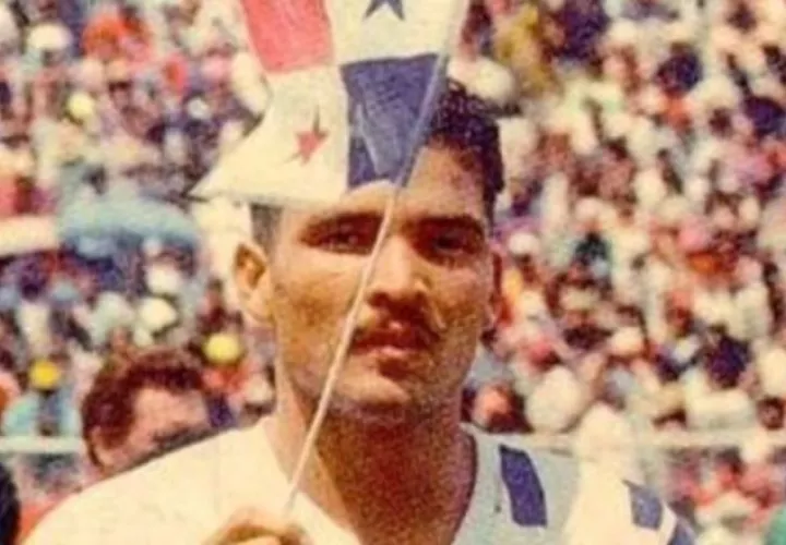 1  Rommel con la bandera de Panamá
