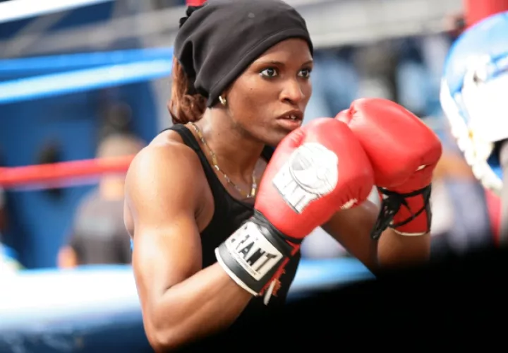 Atheyna Bylon de boxeo aficionado. Foto: Anayansi Gamez
