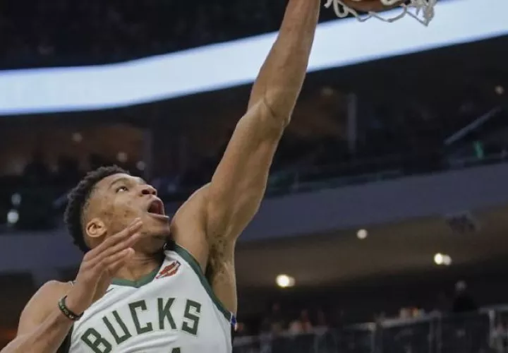  Gannis Antetokounmpo de los Bucks de Milwauke. Foto:AP